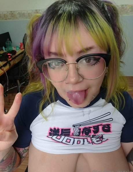 cyber nyxie schöne top bild