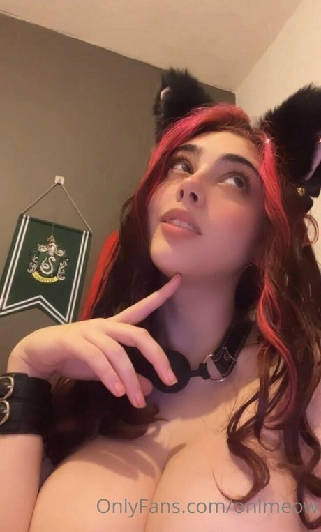onlmeow model nackt fotos