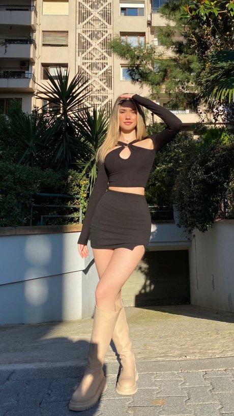 Melike Saygin kostenlose sex fotos