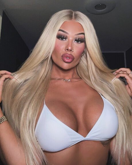 SHIRIN CHRISTIANS porno nackten bilder