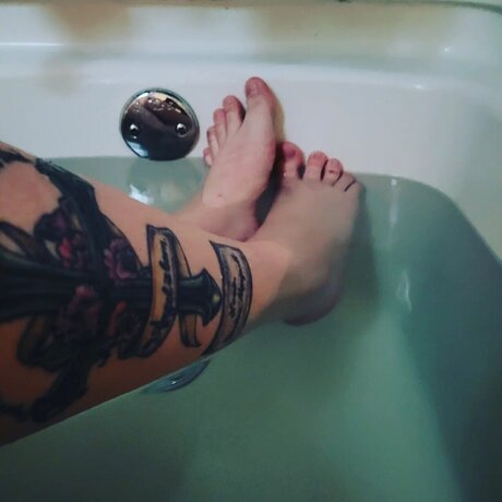 Hannah Belle schauspielerin kunst fotos