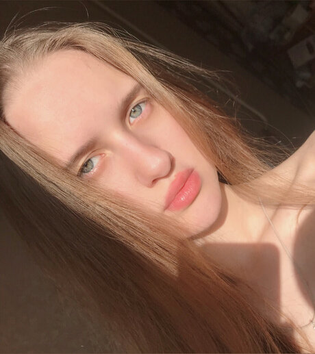 mia lia kiss erwachsene nacktheit bild