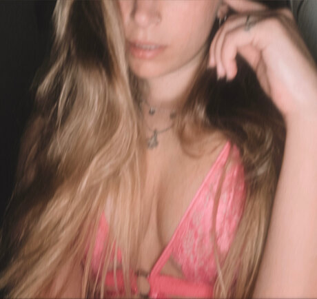 Adventurous Luna freie nacktheit archiv