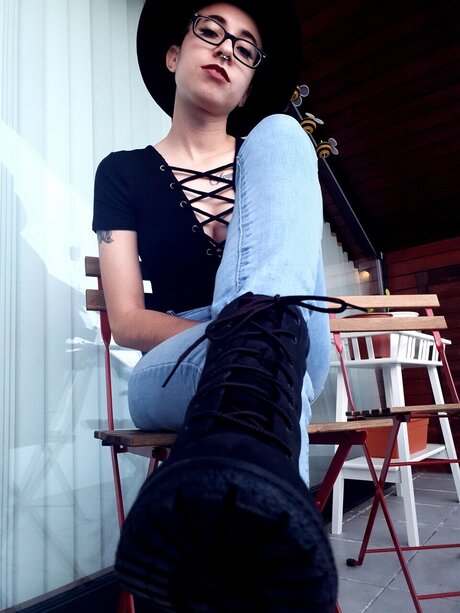 Valadhiel sexy top bilder