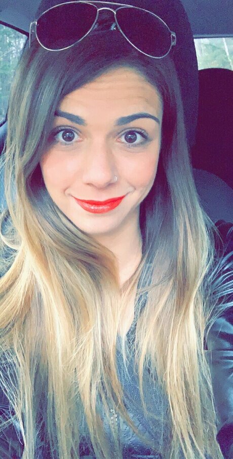 Laylah erwachsene archiv