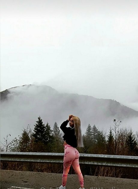 littlealicexxx sexy akt fotos