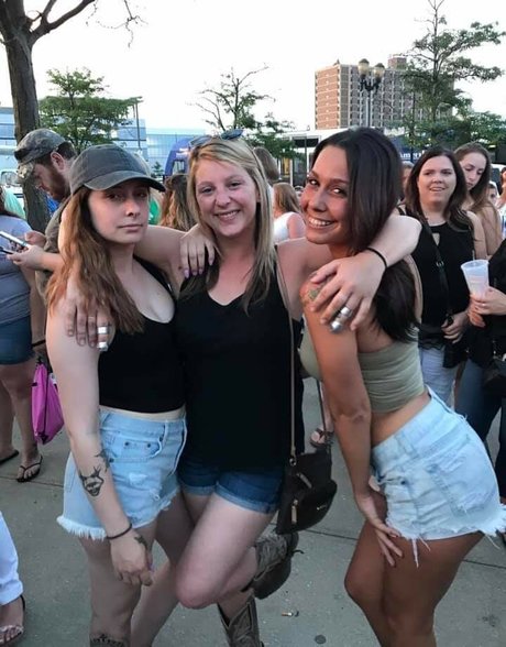 Monica Iannuzzi erwachsene freie fotos