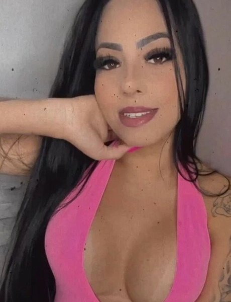Jhenis Kut Kut model erwachsene foto
