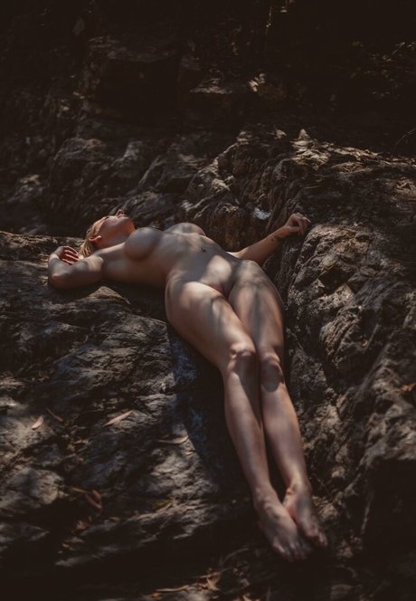 Ally J Wilkinson perfekte akt galerien