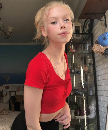 Sonyaplush sexy top bilder