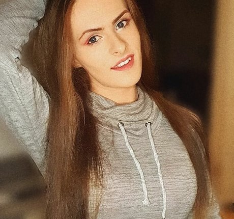 Nikki Harper model porno bild