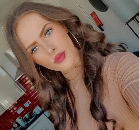 Nikki Harper top foto