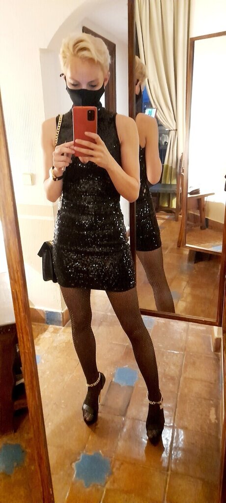 Andrea Cozac akt pornostar fotos