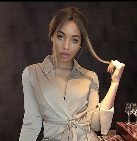 HazyMay pornostar foto