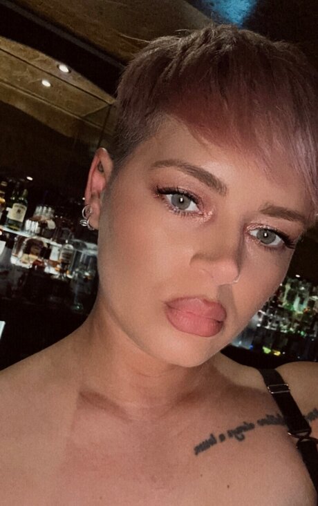 AncaMFC erwachsene heiße foto