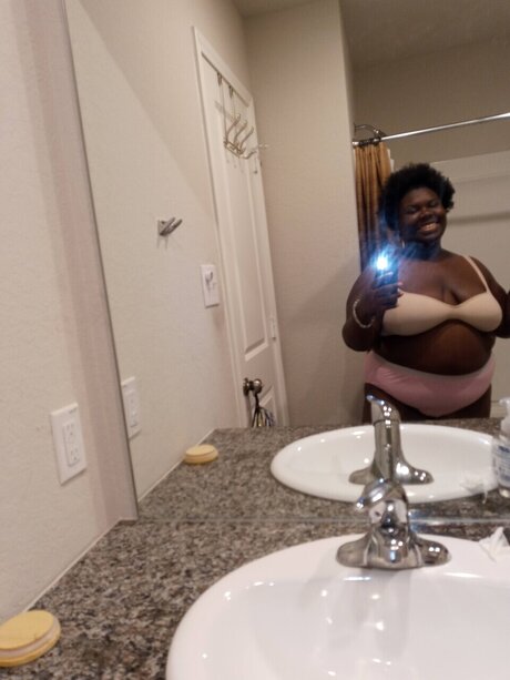 Ne1thing_ erotische exklusive bild