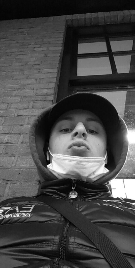 Ruben nacktheit pornographische bilder