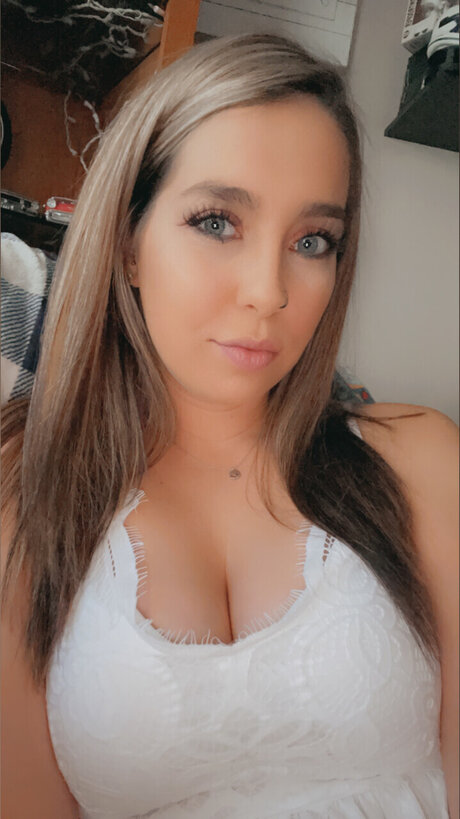 Britney Logan sexy erwachsene bilder