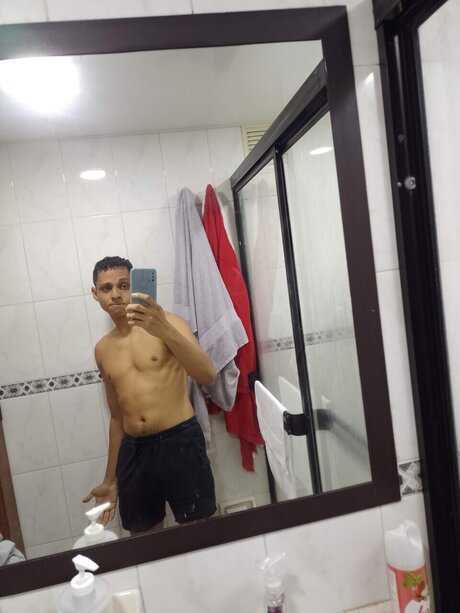 ALISTAR LOVELESS kostenlose kunst foto