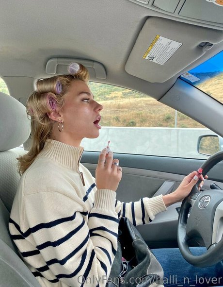 Halli Lover exklusive nackte foto