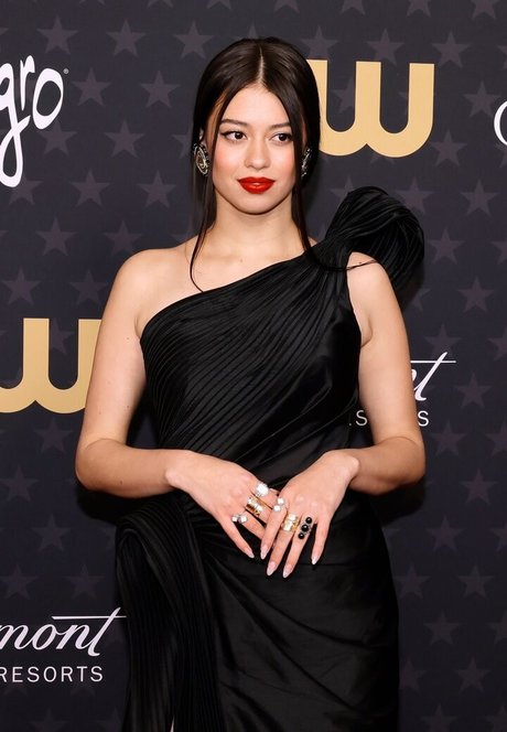 Amber Midthunder hd freie archiv