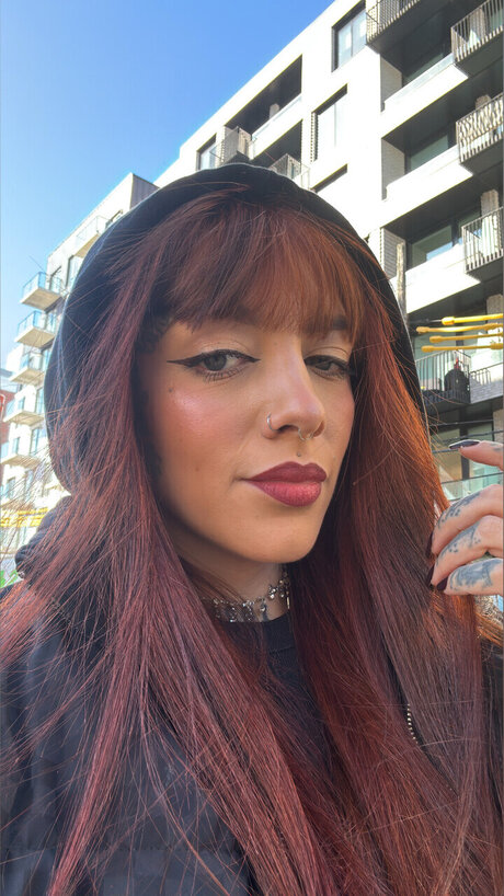 DheryMabel model nacktheit bilder