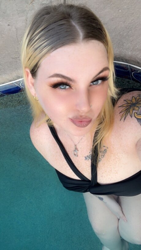 Nicole Sanders nackt pornografische bilder