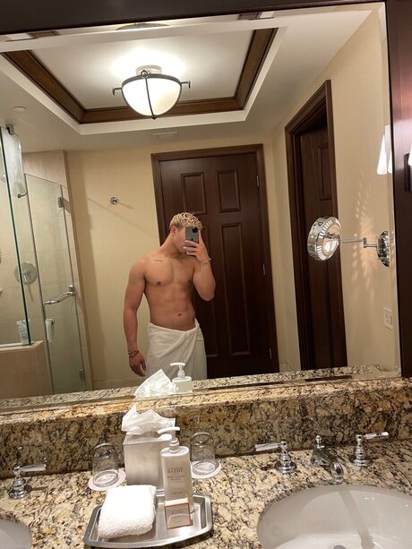 Inamra model erwachsene bild