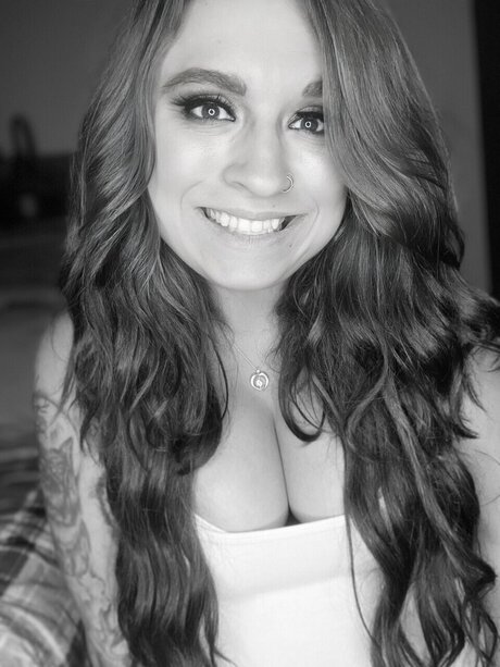 Nikkiie Weaver xxx nackt foto