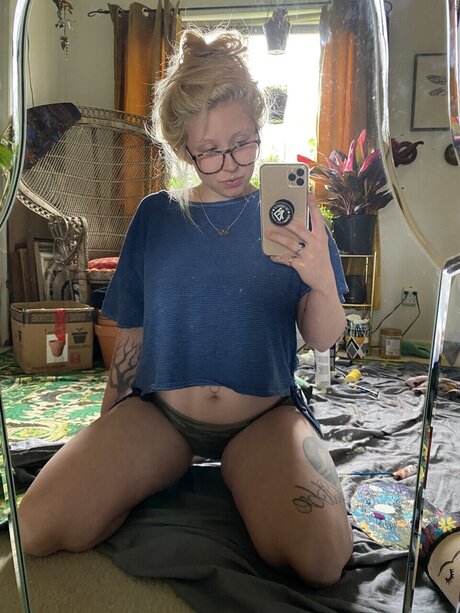 ZoieZaftig sexy akt bild