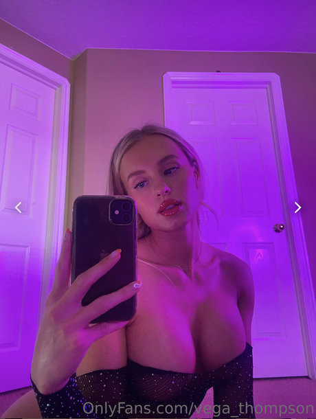 Vega Thompson model xxx galerien