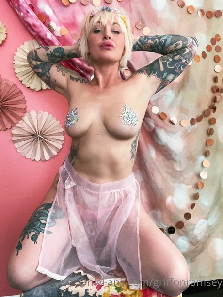 Griffon Ramsey schöne akt galerien