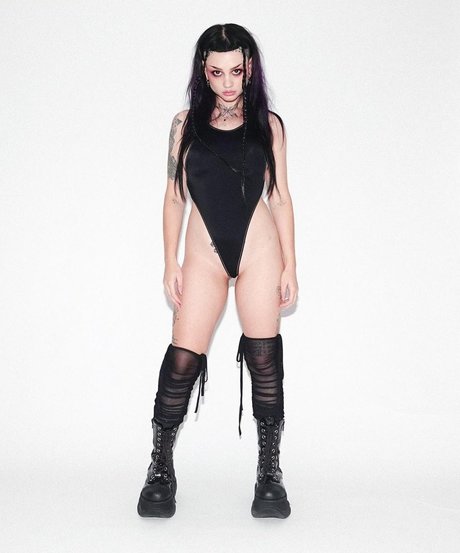 Zheani nacktheit kunst bilder