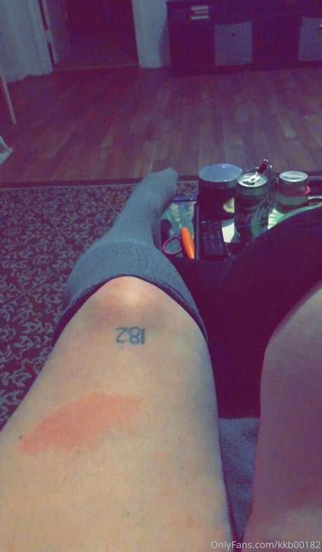 kkb00182 nackt exklusive archiv