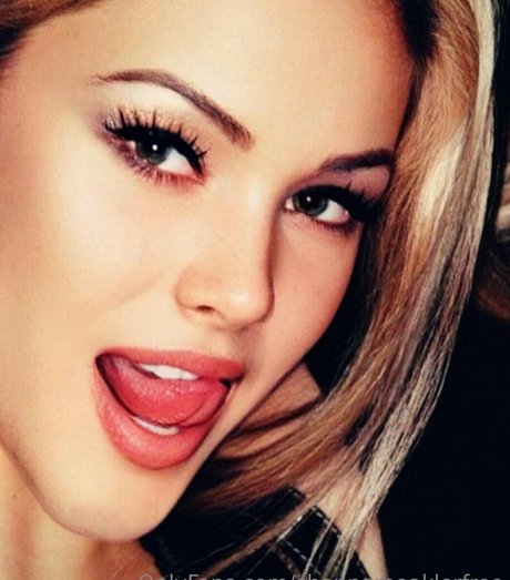 zierliche onlyfans nackt kostenlose galerien