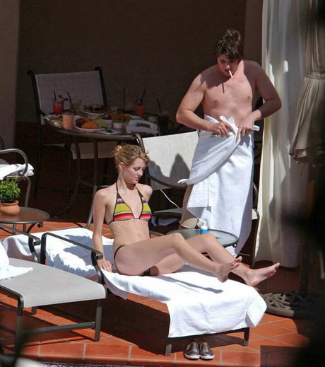 Mischa Barton nacktheit kostenlose bilder