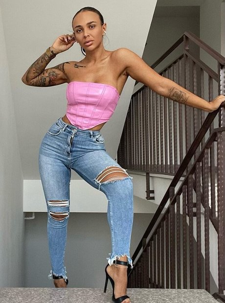 Jessica Sirbu kostenlose nackte galerie