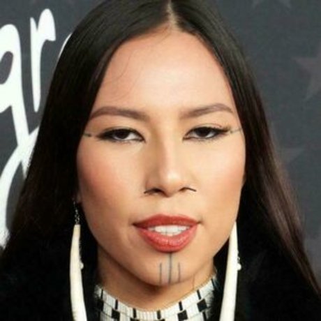 Quannah Chasinghorse kunst porno bild