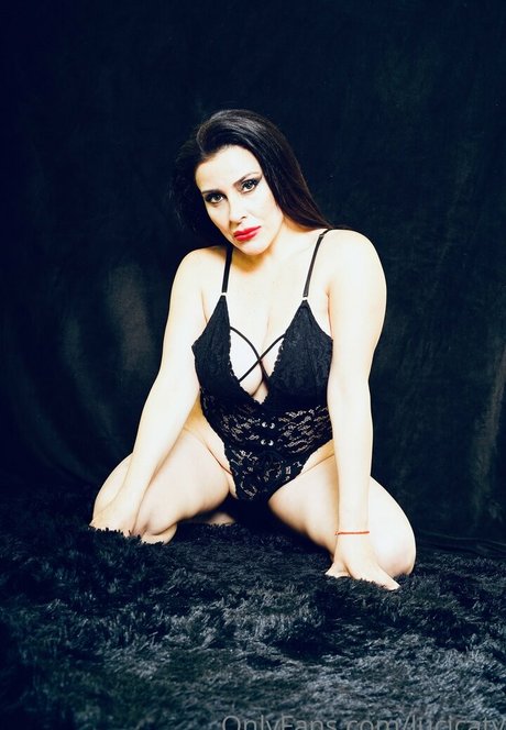 soylu dechile model kunst foto