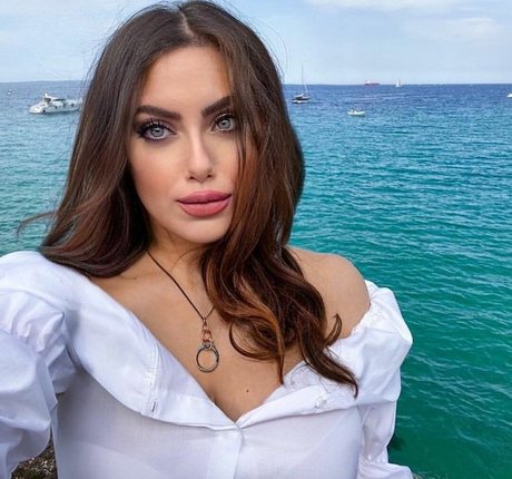 Ylenia Bevelacqua perfekte kostenlose foto