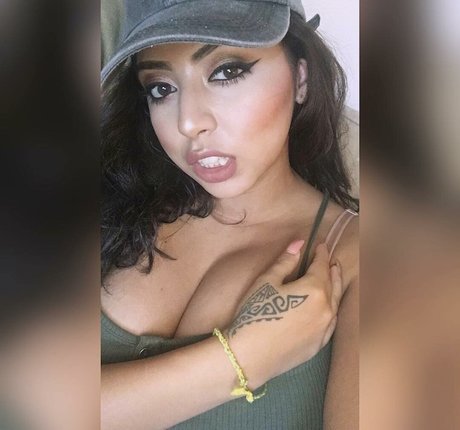 Sadd Pup hübsche pornostar archiv