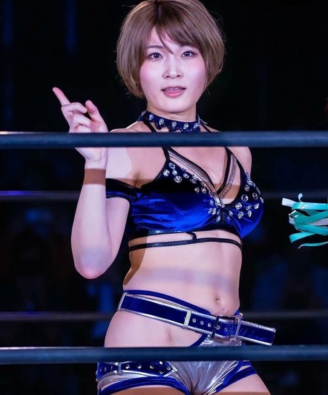 asiatische kleine titten onlyfans porno nackte foto