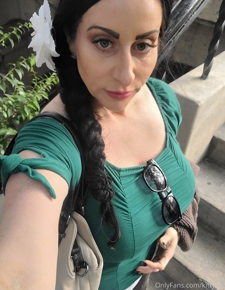 kittylee kunst porno galerie