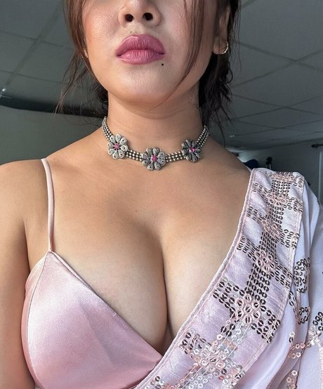 Sofia Ansari heiße kunst fotos