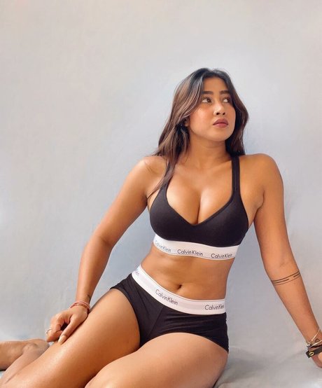 Sofia Ansari nacktheit akt bild