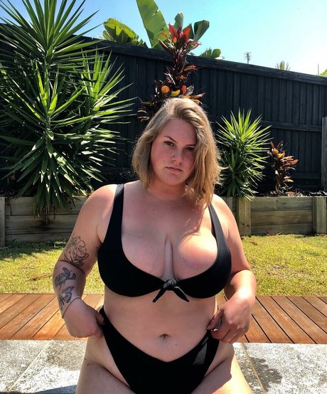 muskel nackt onlyfans erwachsene kunst archiv