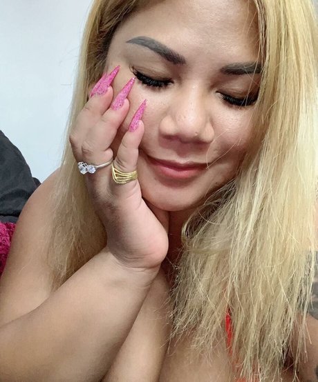 SaRa Chubby top nacktheit galerie