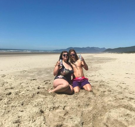 Summie model nackte bild