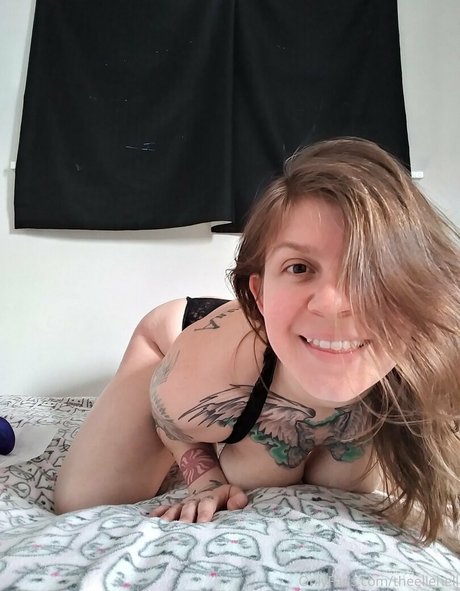 theellehell kostenlose nackt foto