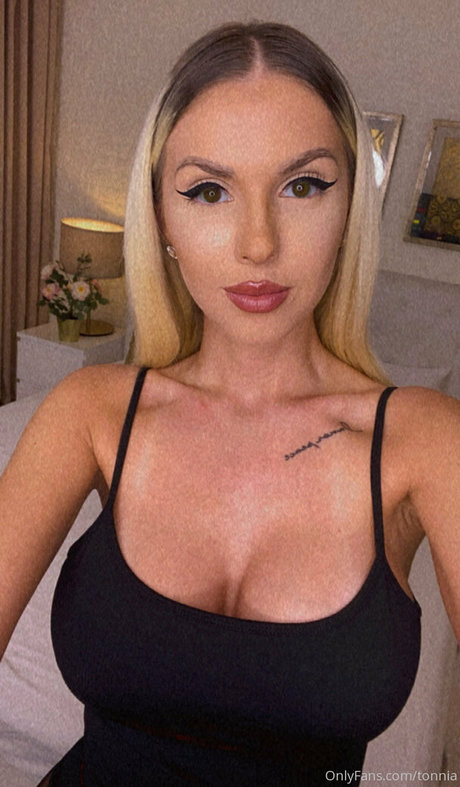 tonnia nackt xxx foto